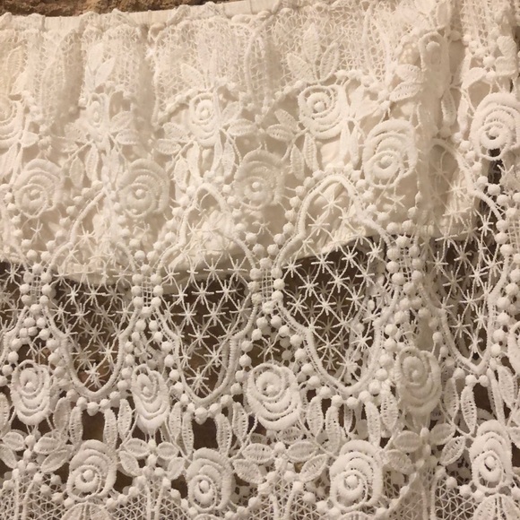 White See Through Lace Strapless Top - Picture 2 of 3